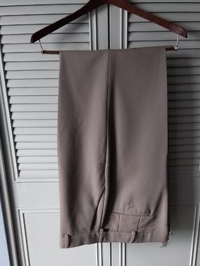 Dockers Tall Men's Dress Pants in Taupe Gray